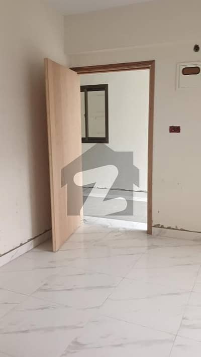 شاہراہِ فیصل کراچی میں 2 مرلہ Studio دفتر 1.02 کروڑ میں برائے فروخت۔