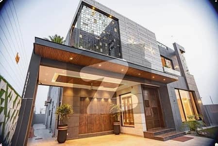 ڈی ایچ اے فیز 4 ڈیفنس (ڈی ایچ اے),لاہور میں 5 کمروں کا 1 کنال مکان 7.25 کروڑ میں برائے فروخت۔