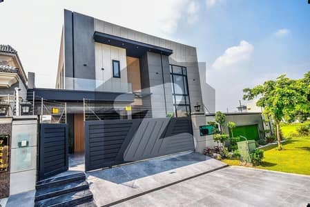 1 KANAL ELEGANT AND FULLY MAINTAINED SUPER HOT LOCATED BUNGALOW IS AVAILABLE IN THE BEST BLOCK OF DHA PHASE 7 LAHORE.