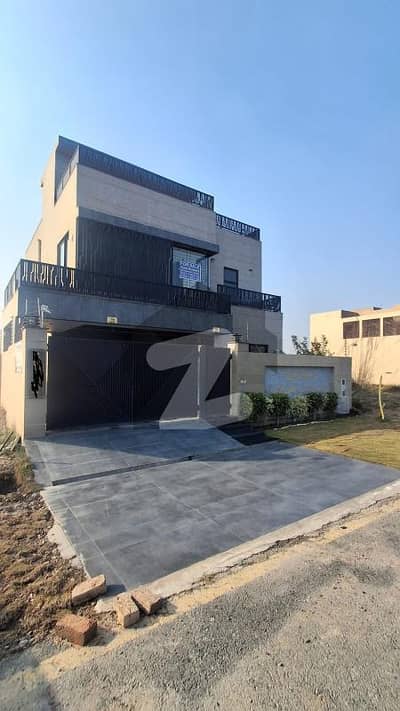 FULL BASEMENT 10 MARLA ELEGANT AND FULLY MAINTAINED SUPER HOT LOCATED BUNGALOW IS AVAILABLE IN THE BEST BLOCK OF DHA LAHORE