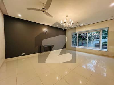 ایف ۔ 6 اسلام آباد میں 6 کمروں کا 1 کنال مکان 8.5 لاکھ میں کرایہ پر دستیاب ہے۔