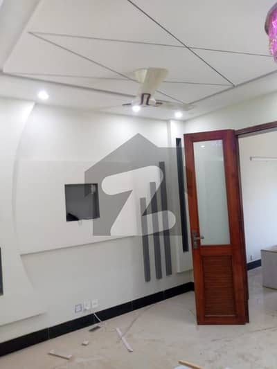 GULBERG RESIDENCIA 7 MARLA UPPER FLOOR FOR RENT