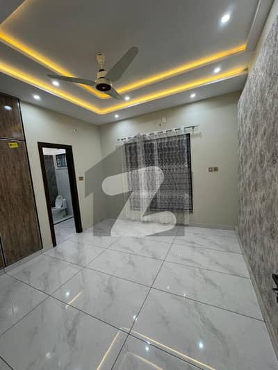 واپڈا سٹی ۔ بلاک کے واپڈا سٹی,فیصل آباد میں 5 کمروں کا 10 مرلہ مکان 3.8 کروڑ میں برائے فروخت۔