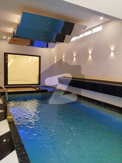 ڈی ایچ اے فیز 8 ڈی ایچ اے ڈیفینس,کراچی میں 5 کمروں کا 1 کنال مکان 26.5 کروڑ میں برائے فروخت۔