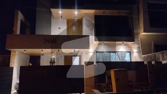 بحریہ ٹاؤن فیز 8 بحریہ ٹاؤن راولپنڈی,راولپنڈی میں 4 کمروں کا 10 مرلہ مکان 95.0 ہزار میں کرایہ پر دستیاب ہے۔