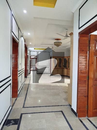 E-11 House 7 Bed DD TvL SQ 2 Kitchen Rent 4.25 Lac