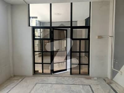 آئی ۔ 9 اسلام آباد میں 16 مرلہ دفتر 4.4 لاکھ میں کرایہ پر دستیاب ہے۔