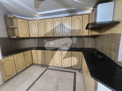 3 bedrooms & 3 bathrooms DD TV lounge kitchen