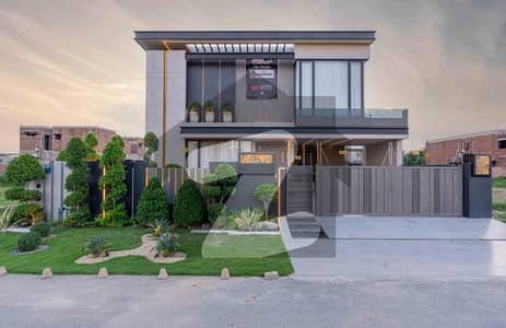 ڈی ایچ اے فیز 6 - بلاک سی فیز 6,ڈیفنس (ڈی ایچ اے),لاہور میں 5 کمروں کا 1 کنال مکان 8.8 کروڑ میں برائے فروخت۔