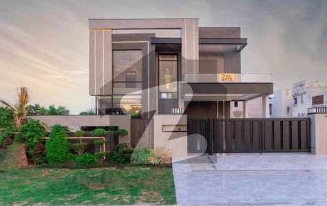 ڈی ایچ اے فیز 6 - بلاک ڈی فیز 6,ڈیفنس (ڈی ایچ اے),لاہور میں 5 کمروں کا 1 کنال مکان 8.25 کروڑ میں برائے فروخت۔