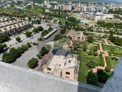 جے7 ایمپوریم بی ۔ 17,اسلام آباد میں 4 کمروں کا 17 مرلہ پینٹ ہاؤس 5.5 کروڑ میں برائے فروخت۔