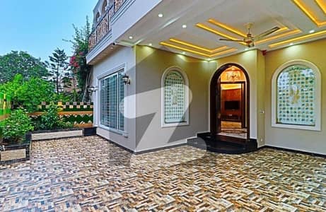 A 14 Marla Upper Portion In Lahore Is On The Market For Rent