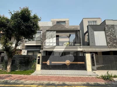 بحریہ ٹاؤن جناح بلاک بحریہ ٹاؤن سیکٹر ای,بحریہ ٹاؤن,لاہور میں 5 کمروں کا 10 مرلہ مکان 3.5 کروڑ میں برائے فروخت۔