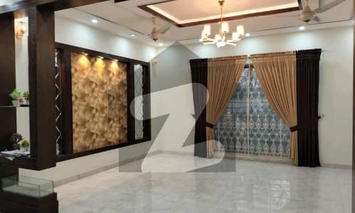 بحریہ ٹاؤن سیکٹر ای بحریہ ٹاؤن,لاہور میں 5 کمروں کا 10 مرلہ مکان 3.4 کروڑ میں برائے فروخت۔