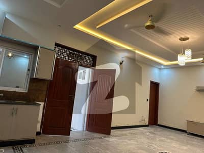 بنی گالہ اسلام آباد میں 2 کمروں کا 10 مرلہ زیریں پورشن 60.0 ہزار میں کرایہ پر دستیاب ہے۔