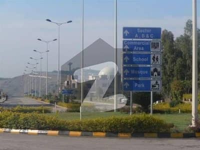 ڈی ایچ اے ڈیفینس فیز 4 ڈی ایچ اے ڈیفینس,اسلام آباد میں 4 مرلہ کمرشل پلاٹ 2.85 کروڑ میں برائے فروخت۔