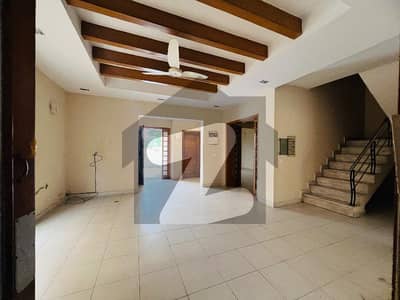 ڈی ایچ اے فیز 5 ڈیفنس (ڈی ایچ اے),لاہور میں 4 کمروں کا 12 مرلہ مکان 1.59 لاکھ میں کرایہ پر دستیاب ہے۔