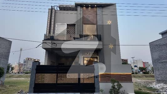 بسم اللہ ہاؤسنگ سکیم جی ٹی روڈ,لاہور میں 4 کمروں کا 5 مرلہ مکان 2.55 کروڑ میں برائے فروخت۔