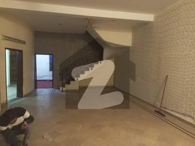 واپڈا ٹاؤن فیز 1 واپڈا ٹاؤن,لاہور میں 5 کمروں کا 10 مرلہ مکان 1.5 لاکھ میں کرایہ پر دستیاب ہے۔