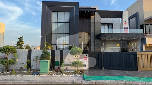 بحریہ ٹاؤن نرگس بلاک بحریہ ٹاؤن سیکٹر سی,بحریہ ٹاؤن,لاہور میں 5 کمروں کا 1 کنال مکان 8.5 کروڑ میں برائے فروخت۔