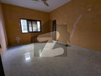 A Stunning House Is Up For Grabs In Gulshan-e-Iqbal - Block 10 Karachi