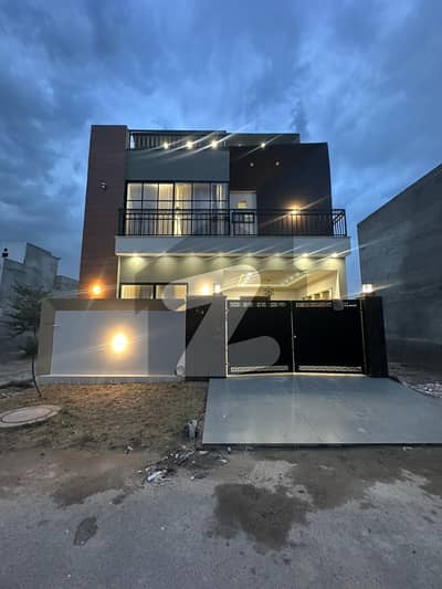 بخ ولاز فیز 2 - مانک بلاک بوچ ایگزیکٹو ولاز - فیز 2,بش ایگزیکٹو ولاز,ملتان میں 4 کمروں کا 5 مرلہ مکان 2.2 کروڑ میں برائے فروخت۔