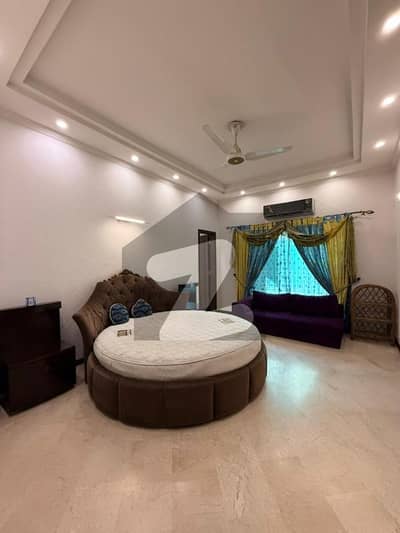 1-Kanal Old Furnished House For Sale DHA Lahore
