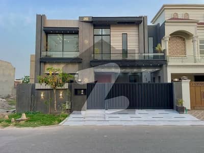 Centrally Located Prime Location House In Formanites Housing Scheme - Block M Is Available For sale