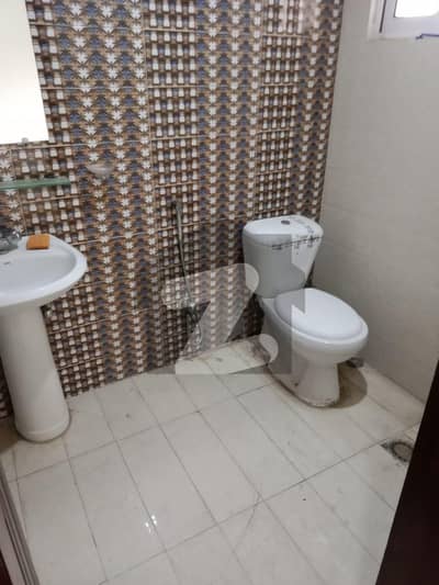 بنی گالہ اسلام آباد میں 2 کمروں کا 6 مرلہ فلیٹ 38.0 ہزار میں کرایہ پر دستیاب ہے۔