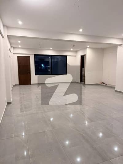 ذوالفقار کمرشل ایریا ڈی ایچ اے فیز 8,ڈی ایچ اے ڈیفینس,کراچی میں 5 مرلہ Studio دفتر 1.4 لاکھ میں کرایہ پر دستیاب ہے۔