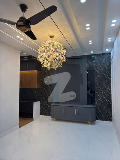 ڈی ایچ اے فیز 6 ڈیفنس (ڈی ایچ اے),لاہور میں 4 کمروں کا 10 مرلہ مکان 2.5 لاکھ میں کرایہ پر دستیاب ہے۔