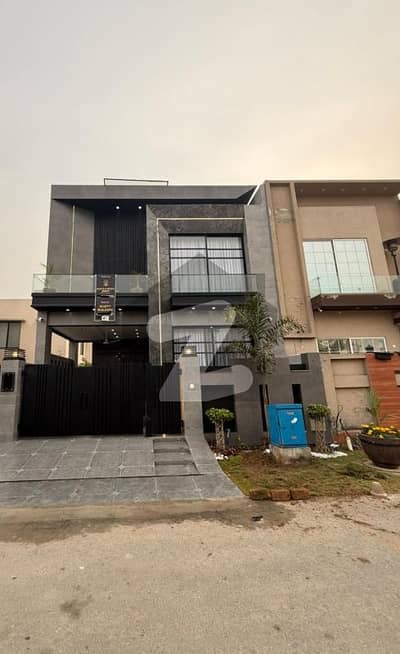 FULL BASEMENT 5 MARLA ELEGANT AND FULLY MAINTAINED SUPER HOT LOCATED BUNGALOW IS AVAILABLE IN THE BEST BLOCK OF DHA LAHORE.