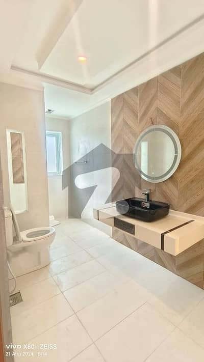 20 MARLA BRAND NEW UPPER PORTION AVAILABLE FOR RENT