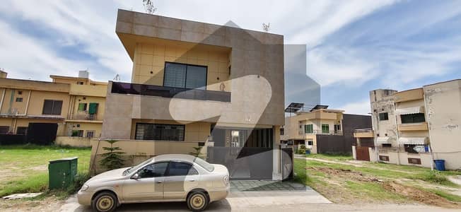 بحریہ ٹاؤن فیز 8 ۔ عمر بلاک بحریہ ٹاؤن فیز 8 ۔ سفاری ویلی,بحریہ ٹاؤن فیز 8,بحریہ ٹاؤن راولپنڈی,راولپنڈی میں 4 کمروں کا 7 مرلہ مکان 3.25 کروڑ میں برائے فروخت۔