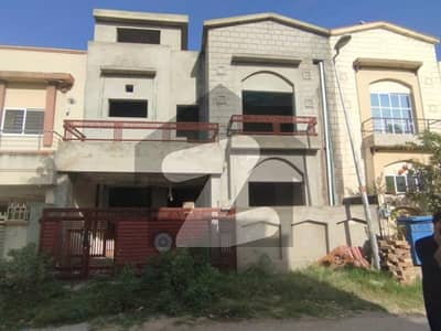 بحریہ ٹاؤن فیز 8 ۔ عثمان بلاک بحریہ ٹاؤن فیز 8 ۔ سفاری ویلی,بحریہ ٹاؤن فیز 8,بحریہ ٹاؤن راولپنڈی,راولپنڈی میں 4 کمروں کا 7 مرلہ زیریں پورشن 1.9 لاکھ میں برائے فروخت۔