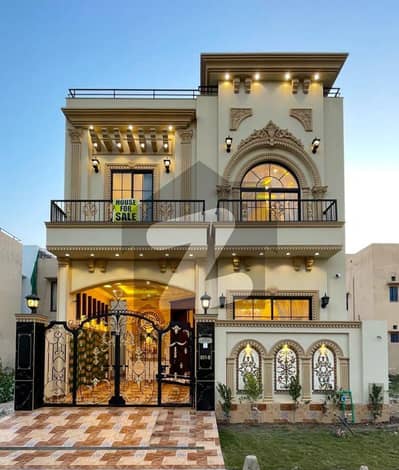 ڈی ایچ اے فیز 7 - بلاک ٹی فیز 7,ڈیفنس (ڈی ایچ اے),لاہور میں 3 کمروں کا 5 مرلہ مکان 2.5 کروڑ میں برائے فروخت۔