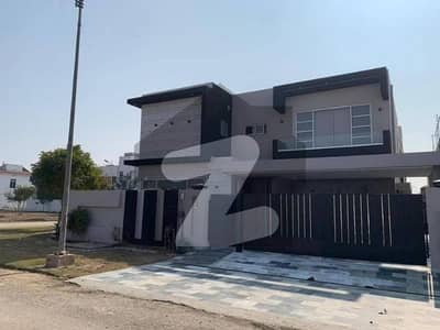 1 Kanal Beautifully Designed Modern House upper portion for Rent in DHA Phase 8 Eden city