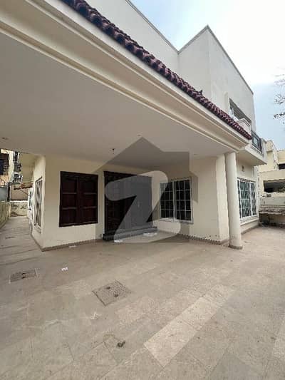 بحریہ انکلیو بحریہ ٹاؤن,اسلام آباد میں 5 کمروں کا 10 مرلہ مکان 1.7 لاکھ میں کرایہ پر دستیاب ہے۔