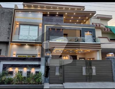 JOHAR Town 12 MARLA HOUSE FOR SALE HOT LOCTION NEAR DOCTOR Hospital