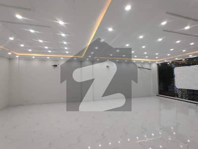 بحریہ ٹاؤن سیکٹر سی بحریہ ٹاؤن,لاہور میں 1 کمرے کا 5 مرلہ دفتر 49.0 ہزار میں کرایہ پر دستیاب ہے۔