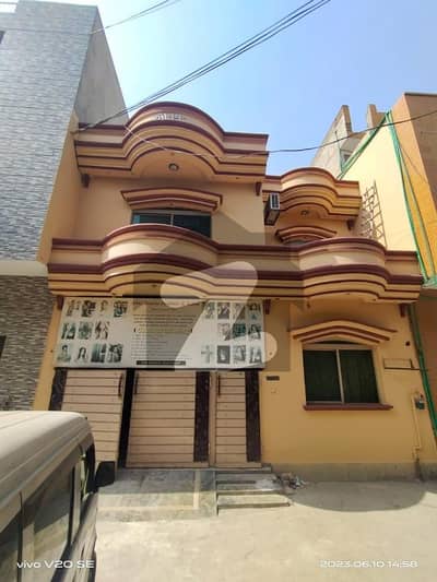 Beautiful house in gated community, nearly on main college road