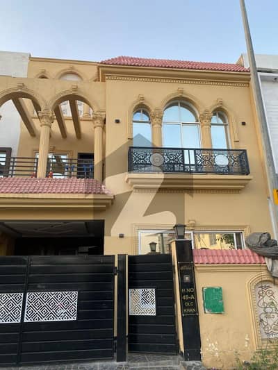I SALE USED HOUSE IN A BLOCK PHASE 2 BAJRIA ORCHARD LAHORE