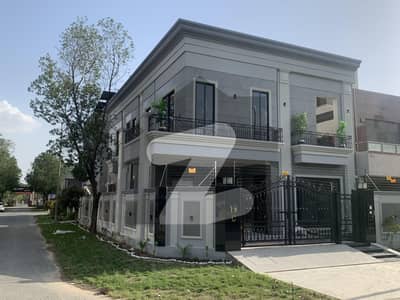 10 Mrala Beautiful Bungalow Up For Sale Corner & 50 Feet Road In Dha Rahbar