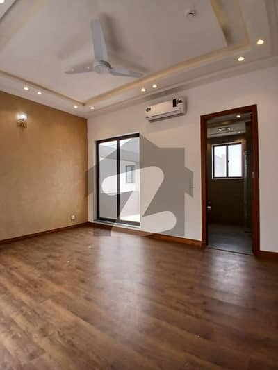 ڈی ایچ اے فیز 6 ڈیفنس (ڈی ایچ اے),لاہور میں 4 کمروں کا 10 مرلہ مکان 2.3 لاکھ میں کرایہ پر دستیاب ہے۔