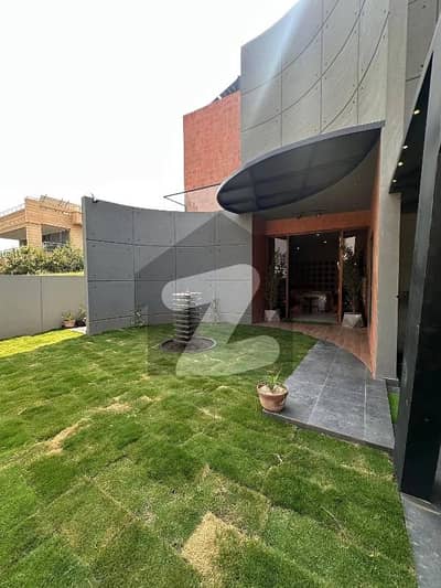 1 Kanal Boulevard House For Sale Near Giga Mall. FURNISHED HOUSE