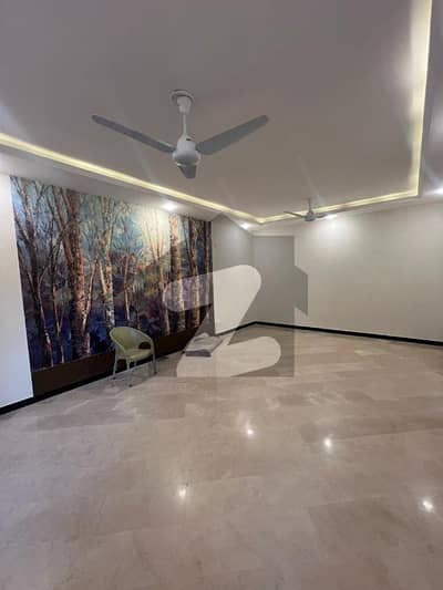 جی ۔ 10 اسلام آباد میں 8 کمروں کا 14 مرلہ مکان 4.0 لاکھ میں کرایہ پر دستیاب ہے۔