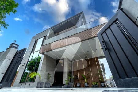 10-Marla Fully Modern House For Sale at Top Location Near Ring Road and Gold Crest Mall and Commercial HUB