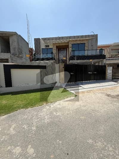 On Dual Main Boulevard Adjacent to Family Park Main Boulevard Wapda Town Phase 2 MULTAN