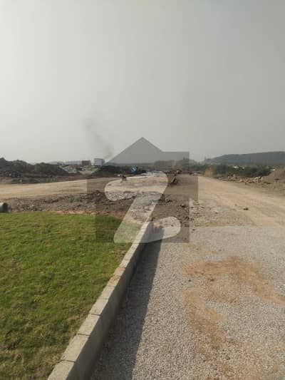 سی پندرہ اسلام آباد میں 1 کنال رہائشی پلاٹ 2.75 کروڑ میں برائے فروخت۔