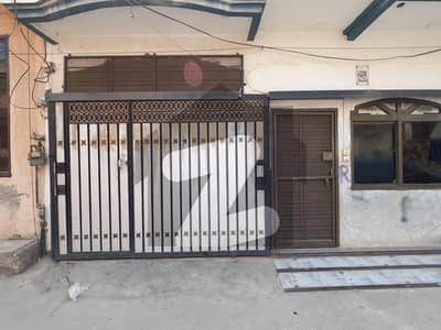 نشاط کالونی لاہور میں 5 کمروں کا 5 مرلہ مکان 2.5 کروڑ میں برائے فروخت۔